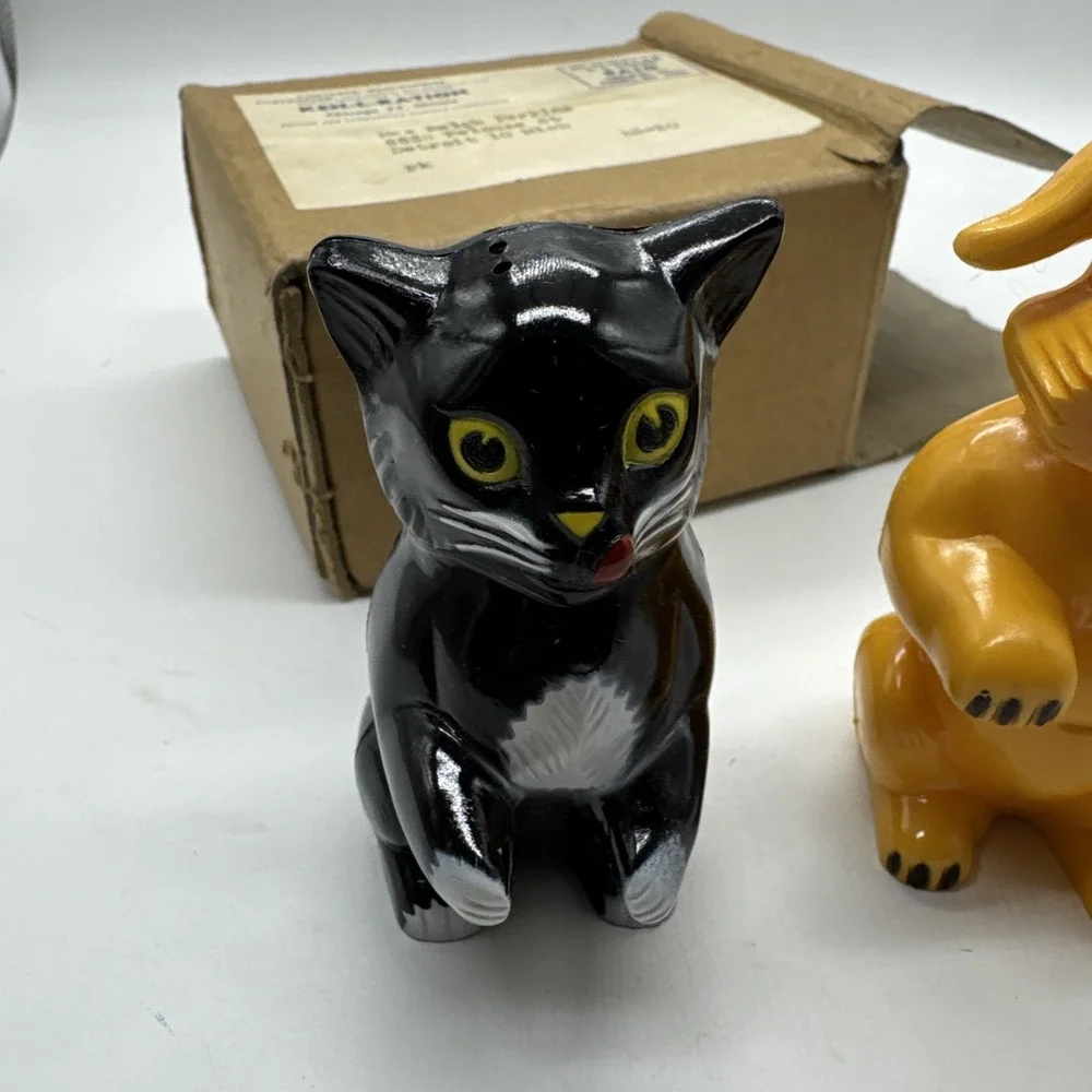 VTG Plastic Cat & Dog Salt & Pepper Shakers MCM Ken-L Ration Promo Dayton, Ohio